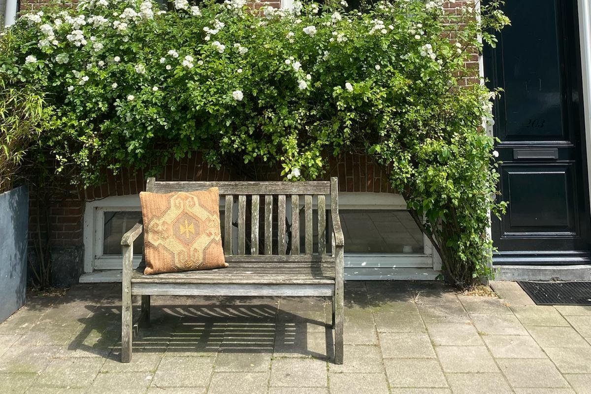 Amazing 2-story canal house with private garden! gallery image 4