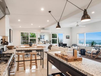 Costal Breeze by Palm Beach Holiday Rentals