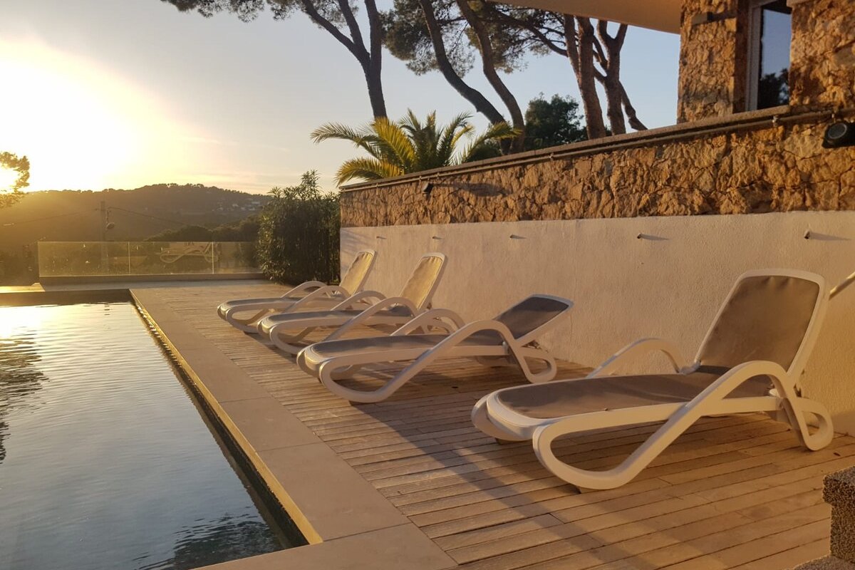 Walk to beach + private pool, gardens & terraces gallery image 3