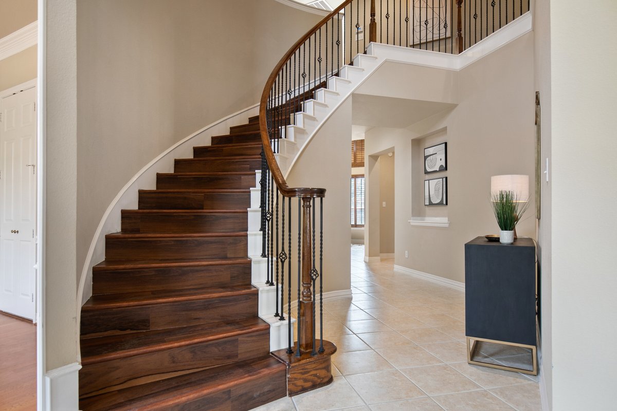 TCH – Spacious 5bd/4.5ba in Fort Worth with Office