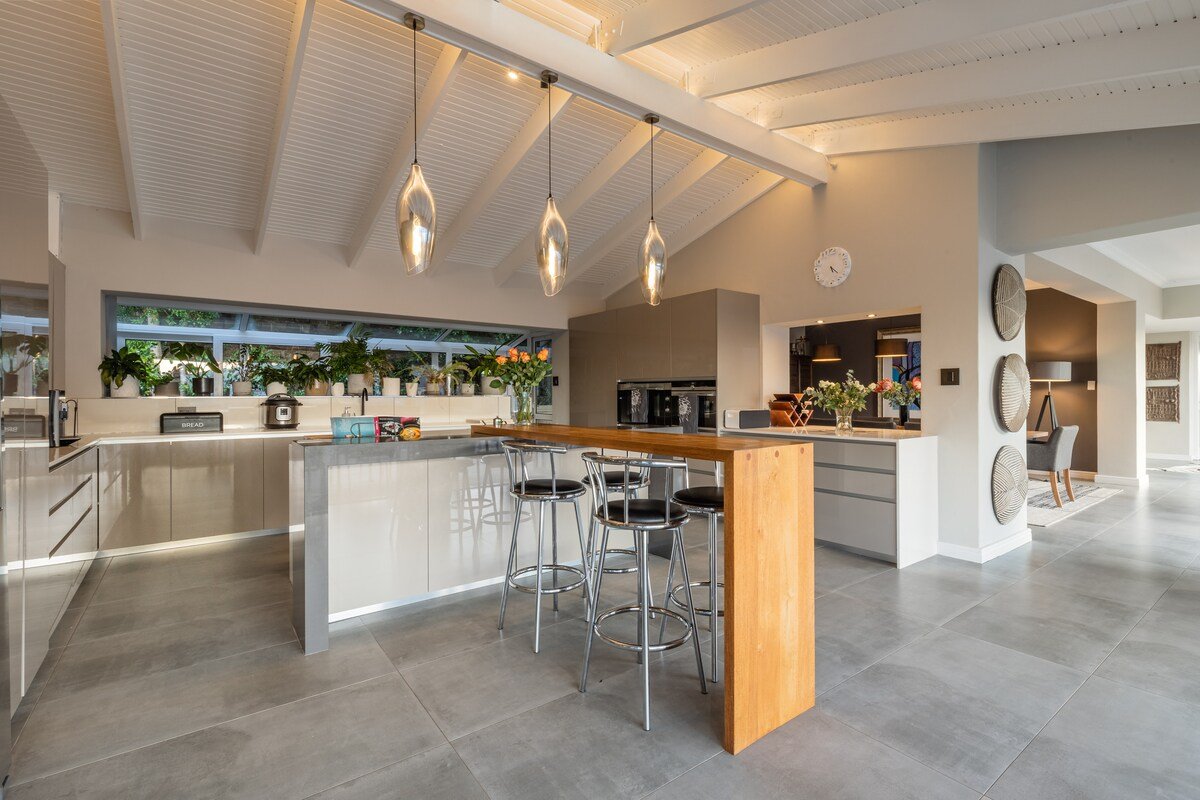 Exceptional Hout Bay Home with Breathtaking Views gallery image 5