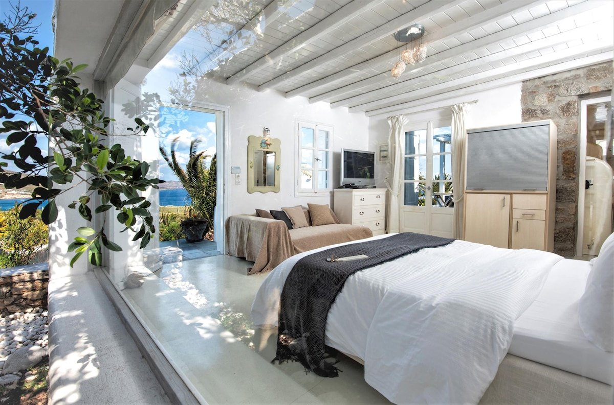 Manu-the Elements Villa | Beachside Luxury & Pool gallery image 2