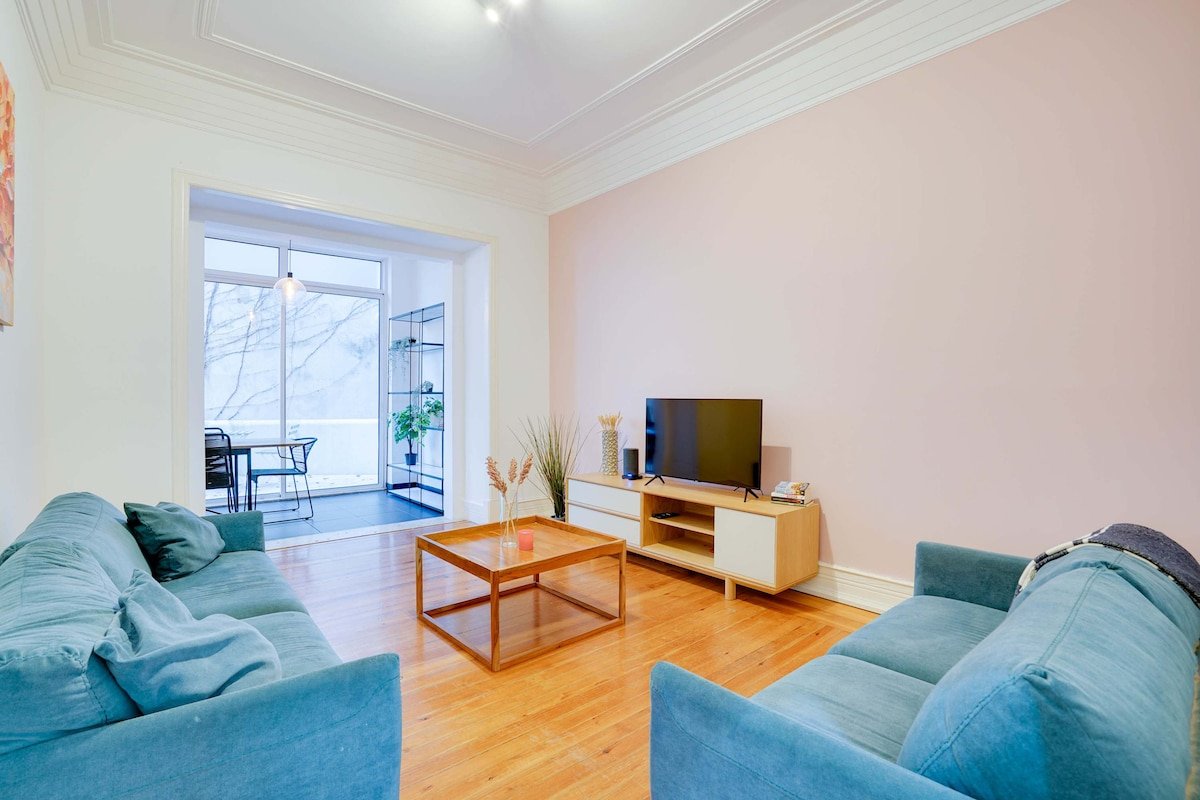 Family Comfort in Principe Real AC and Parking gallery image 3