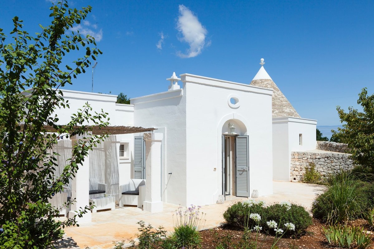 Authentic Trulli with Private Pool and Sea View gallery image 5