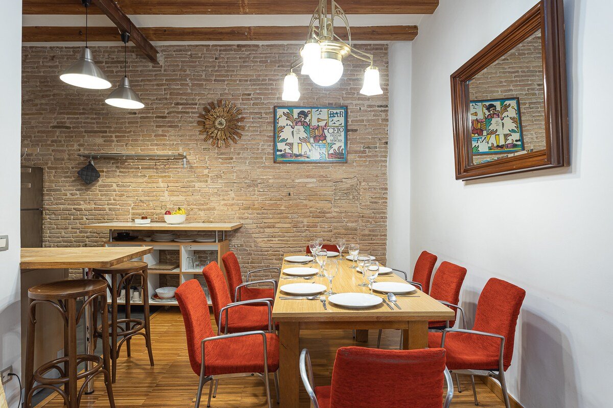 Charming Art Nouveau Plaza Catalunya gallery image 5