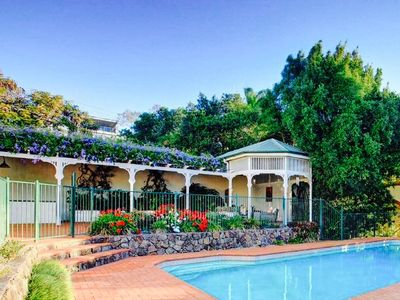 Iconic Norman Park Queenslander with Private Pool