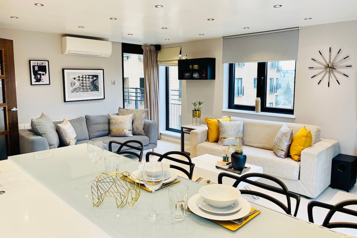 Classic 2 bedroom apartment in Cromwell Road. gallery image 5