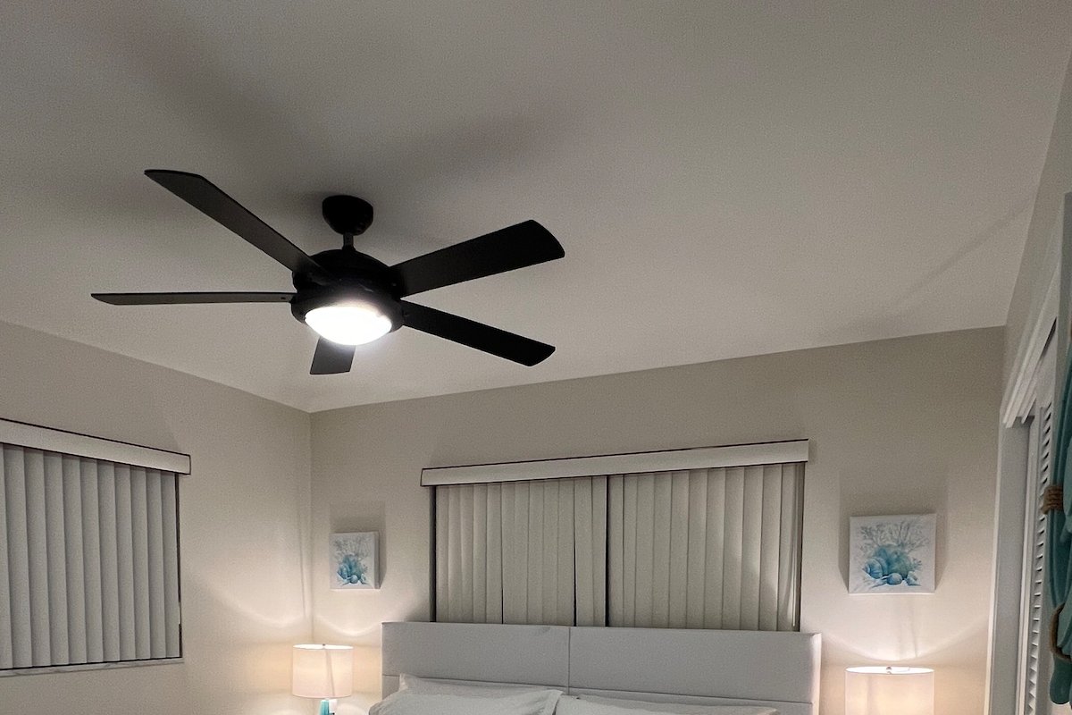 Paradise Waterfront-Jacuzzi-heated Pool-familyhome gallery image 5