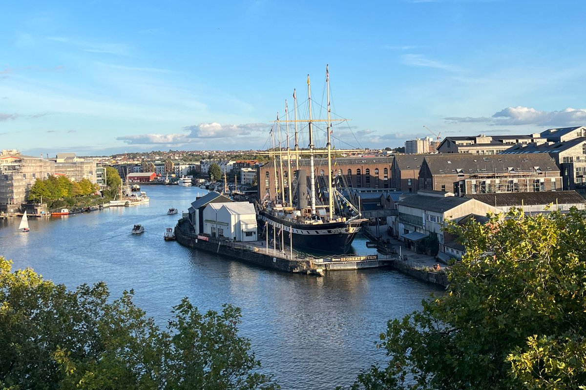 Outstanding, panoramic views of Bristol’s harbour.