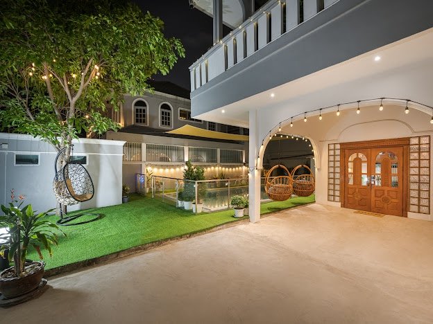 Pool Villa 700m to ThongLor BTS + Airport Transfer gallery image 5