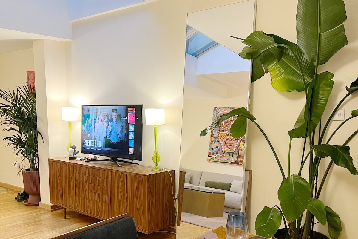 City Centre Green haven. 2 bed/2bth loft gallery image 3