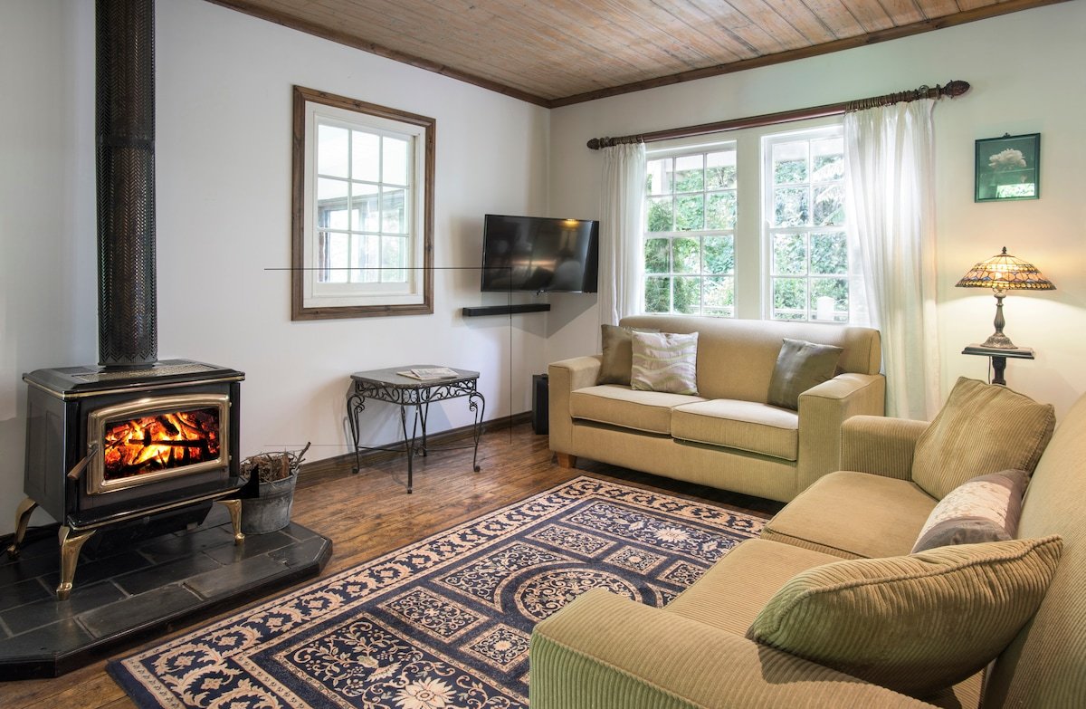 Winter Rose, sleeps 4, private gardens gallery image 5