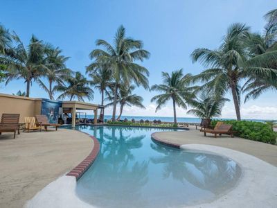 Bermuda Palms 10, beautiful oceanfront condo, pool