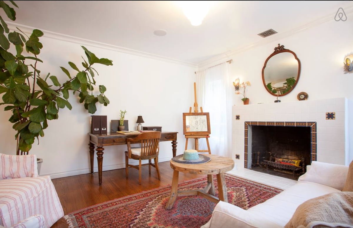 BEAUTIFUL RELAXING HOME WITH BIG POOL AND GARDEN gallery image 4