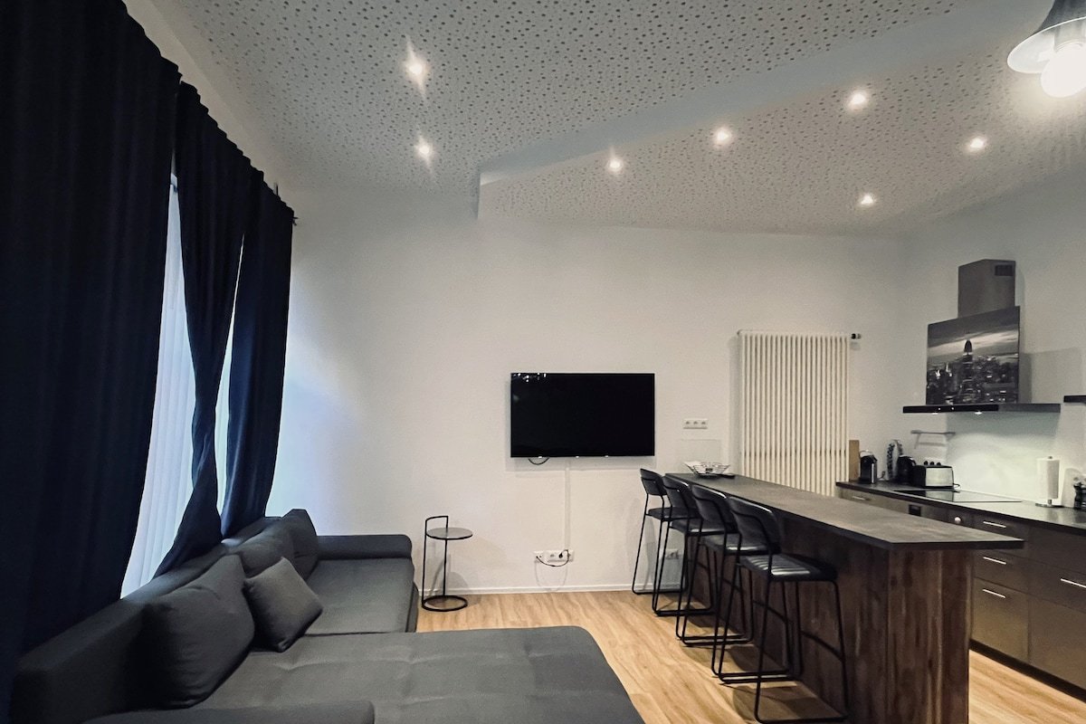 Loft directly next to Oktoberfest and downtown gallery image 3