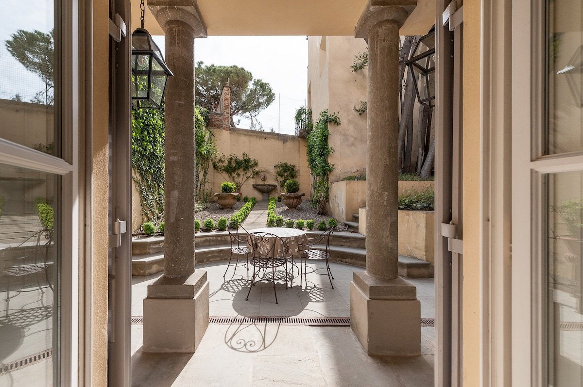 Wonderful house with garden gallery image 3