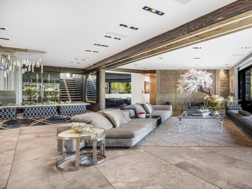 Eclectic Modern Villa w/ Sunset Views gallery image 4