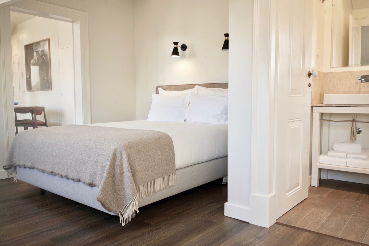 Deluxe 2 Bedrooms Apartment Penthouse- 6pax-100m2 gallery image 5