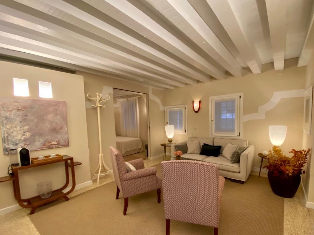 Charming central apartment with garden