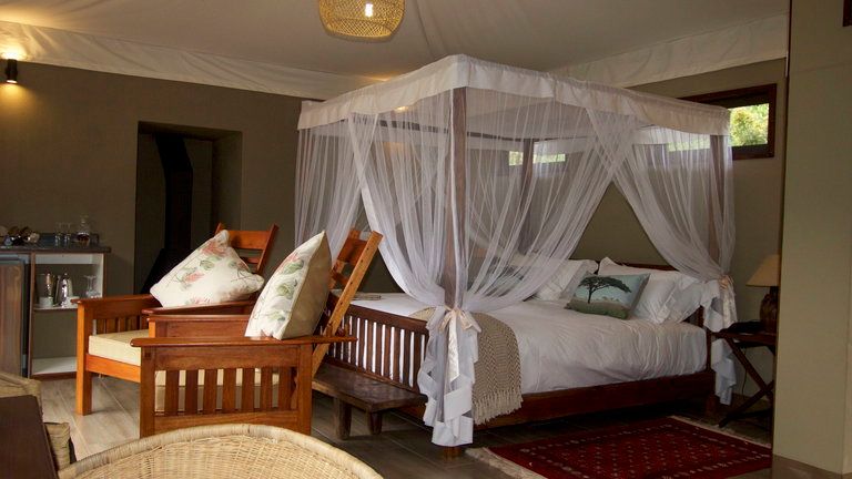 Inzalo Safari Lodge Double Room