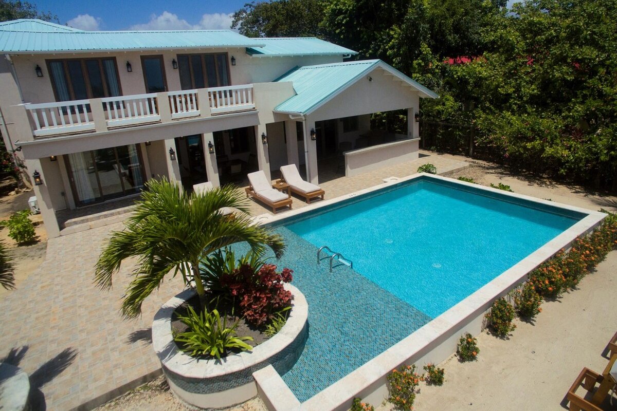 Large Oceanfront Villa with Pool, Close to Village gallery image 3