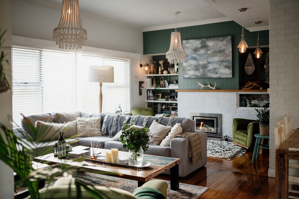 Luxury, styled townhouse 300m from city centre gallery image 2