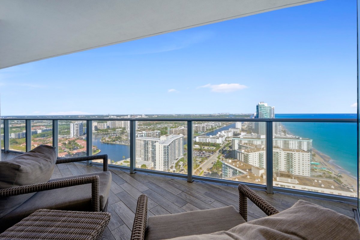 Elevated Breathtaking Oceanfront Views /2BR 2BTH