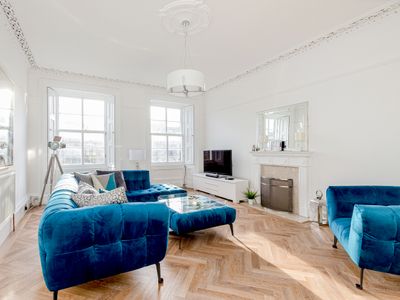 Heart of Edinburgh City Centre 3 Bed Georgian Apt