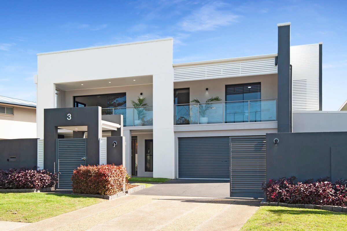 Beachside Home, Cartwright Lighthouse, Shopping gallery image 5