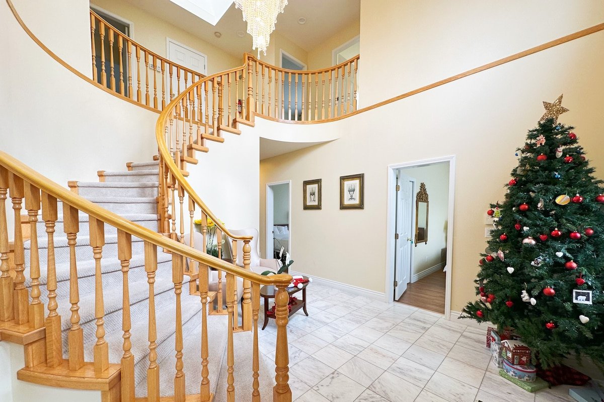 Super Cosy 8Bedroom(10bed)&6Bath -10min DT/Airport gallery image 5