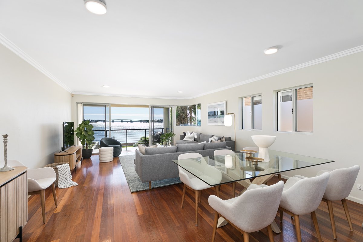 Stunning water views 2 bedroom apartment