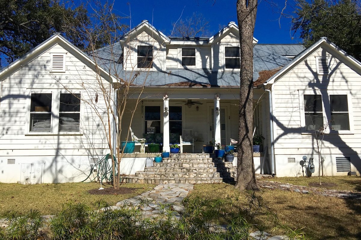 Hili’s Home gallery image 2