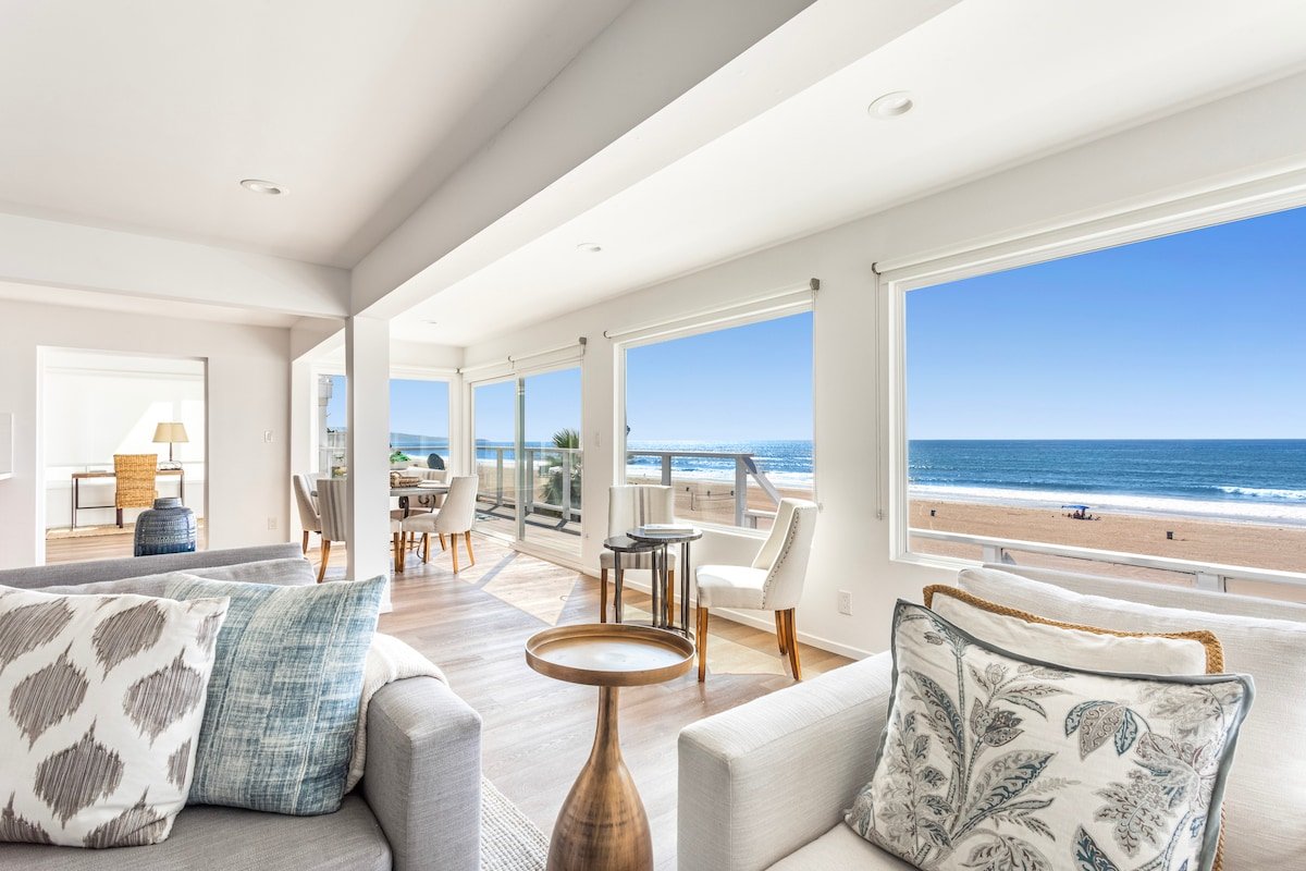 OCEAN-FRONT | Beach/Strand | KING & 2-QUEEN Beds gallery image 4