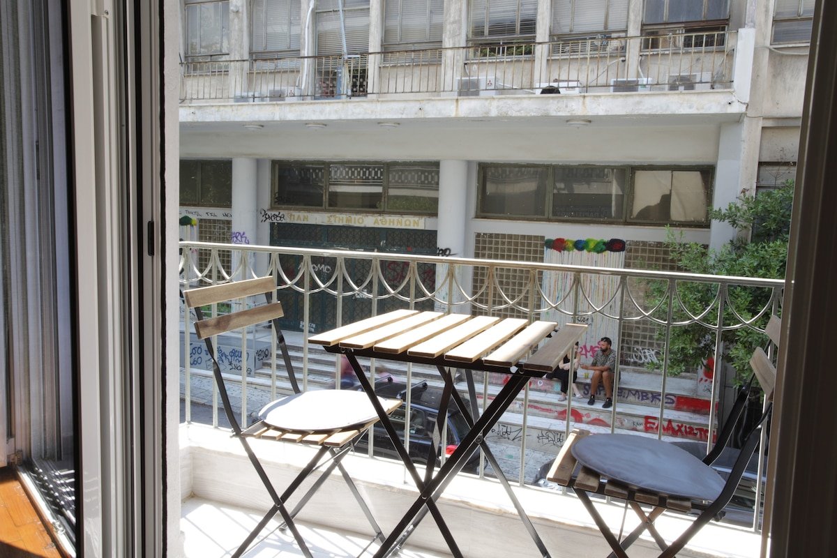 Super Comfy Modern Flat in Kolonaki area gallery image 3