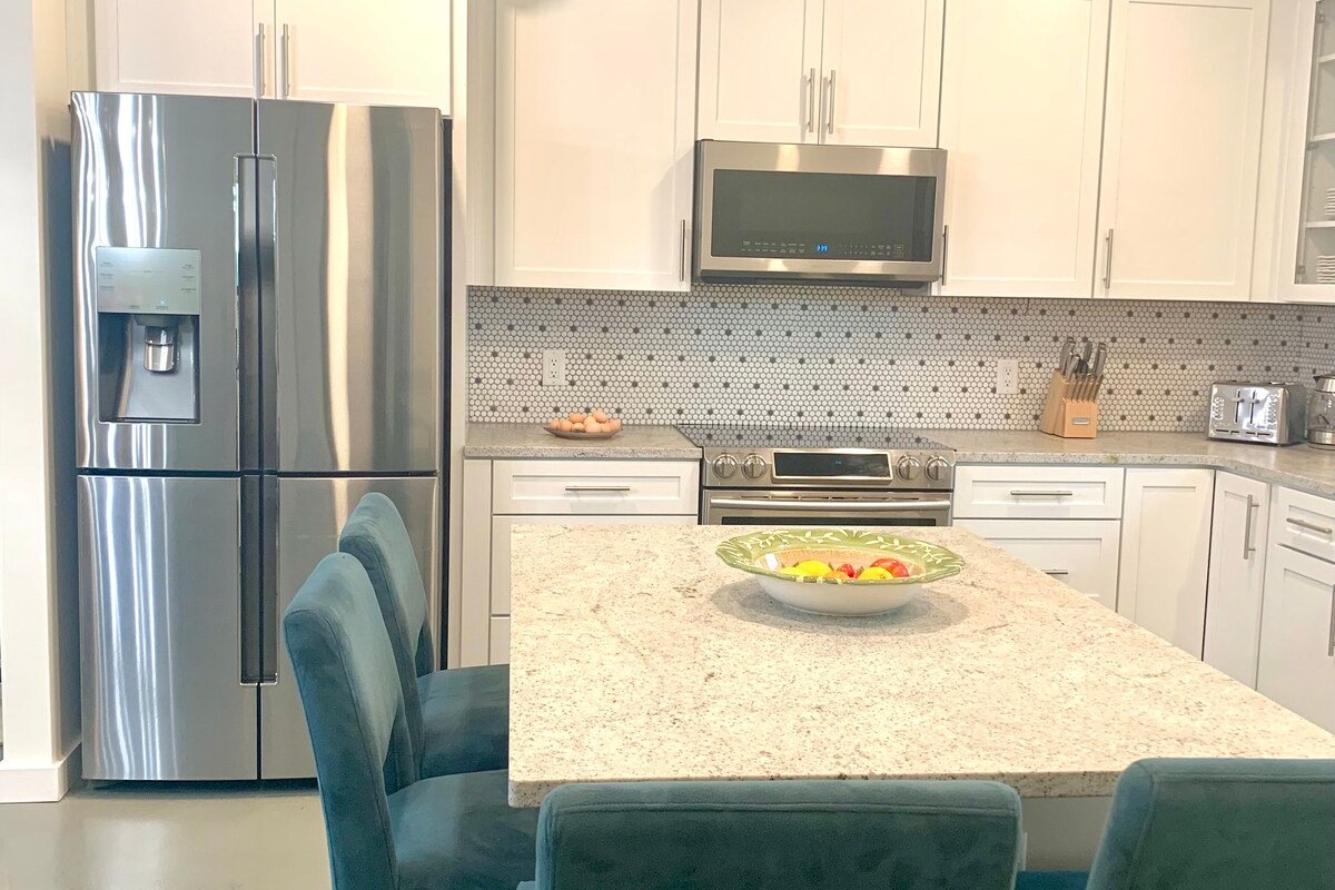 Sunset Retreat on Acreage gallery image 5