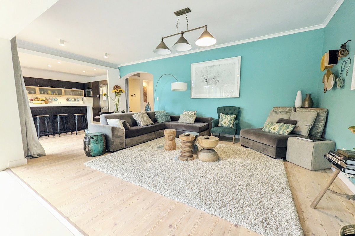 Camps Bay Beach Villa Home+Pool, Garden & Solar gallery image 5