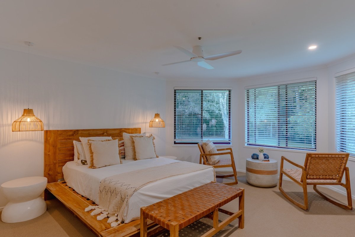 5 Bedroom Retreat + Pool close to National Parks gallery image 5