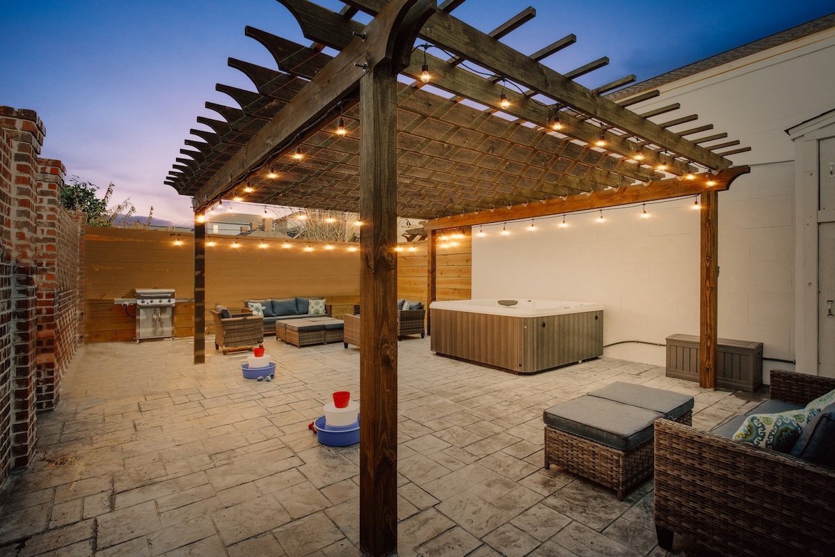 Perfect for Groups | Hot Tub | near French Quarter gallery image 4