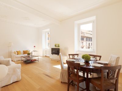 Properzio bright & elegant apartment 3 bedrooms