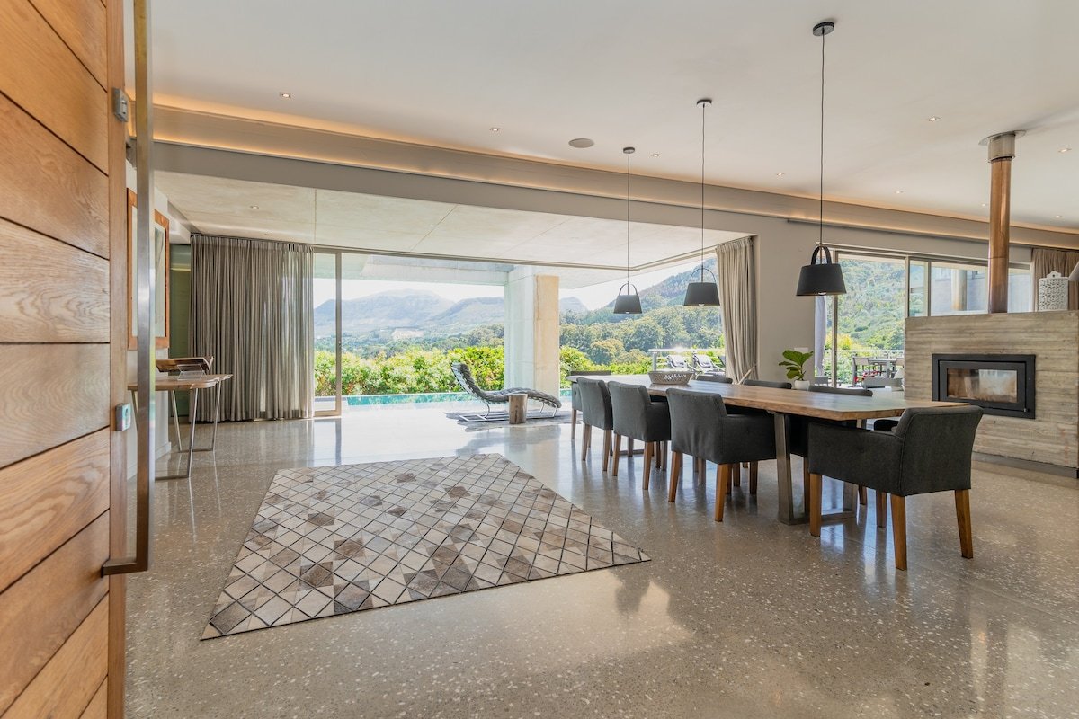 Elite Retreats – Southdown Masterpiece gallery image 5