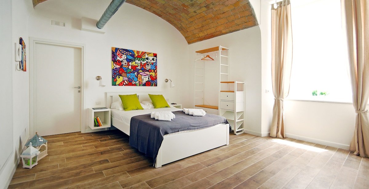 BIG Honey Colosseum 12pax 4bdr gallery image 2