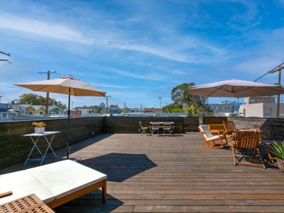Venice Beach Rooftop House+Parking+Steps to Ocean