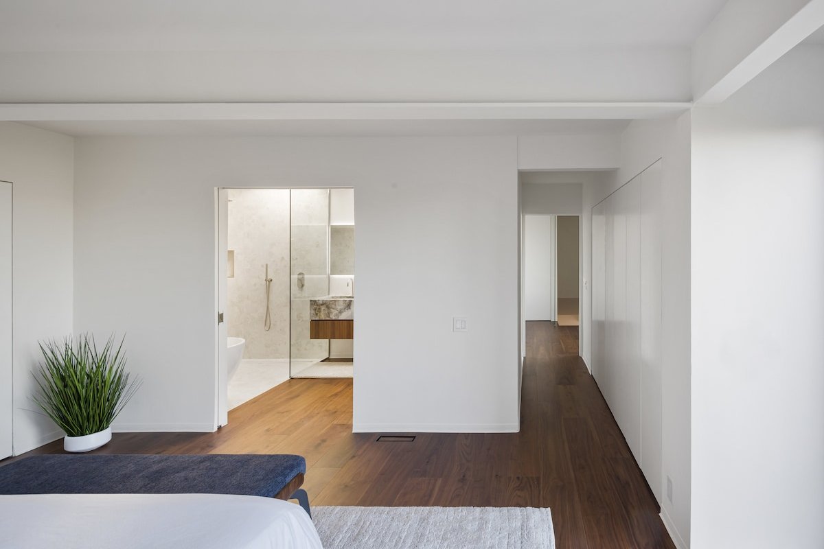 The Easton Residence gallery image 5