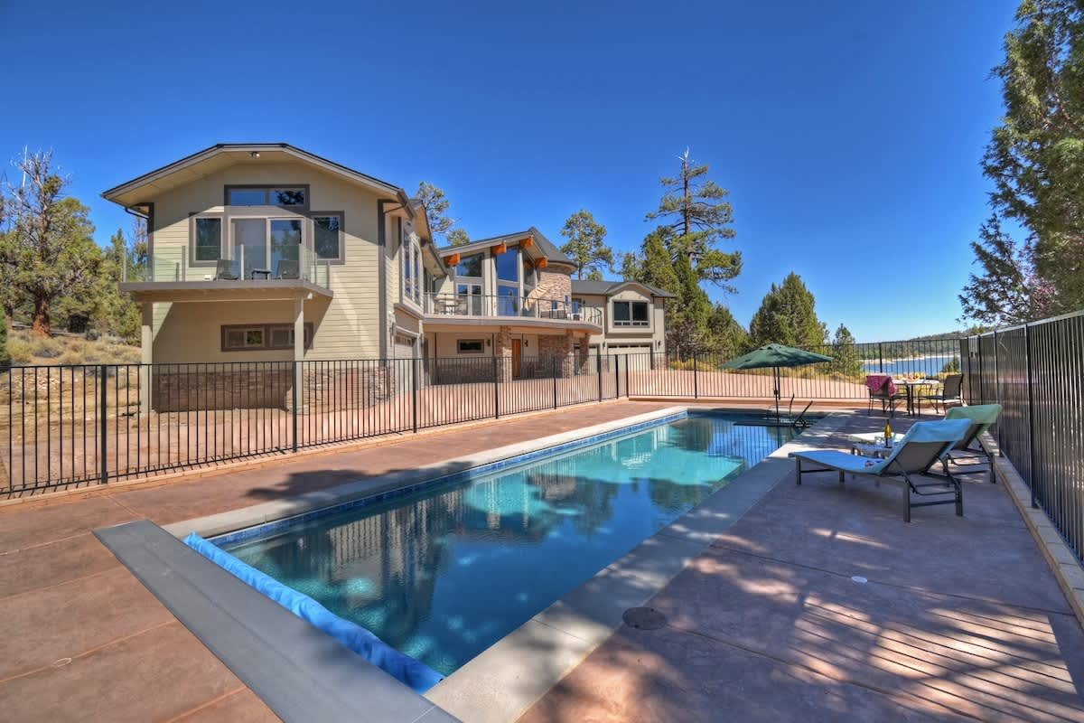 Brand New Listing with Lake View, Hot Tub, Fire gallery image 4