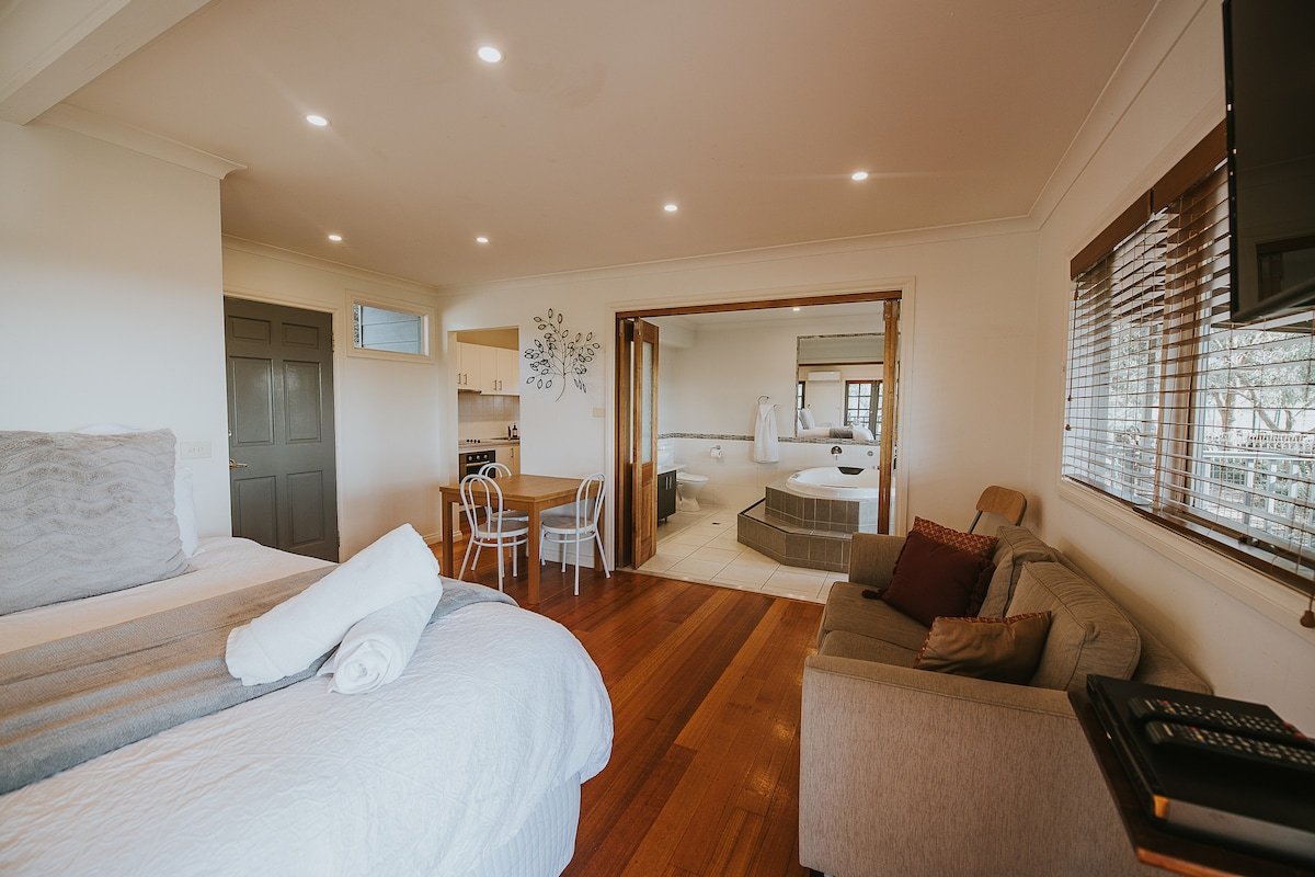 Overnewton Castle – The Homestead Cottage gallery image 5