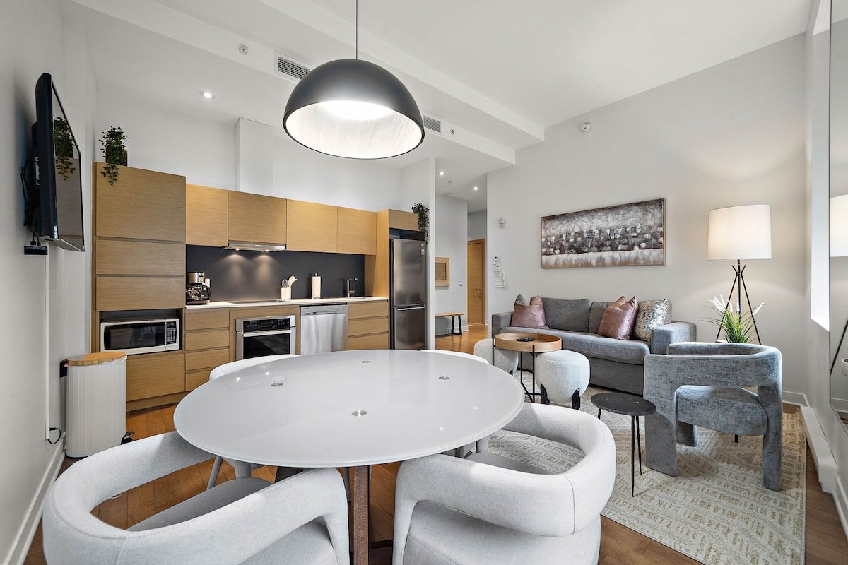 Nomade MTL | Old MTL | Modern 2BR 1BA Apt | gallery image 4