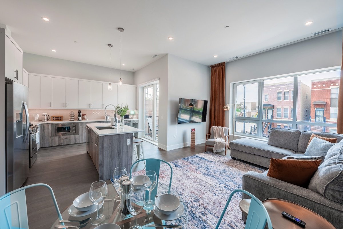 Grant Park-10 min Free P-Spot EV&Balcony Sleeps 12 gallery image 2