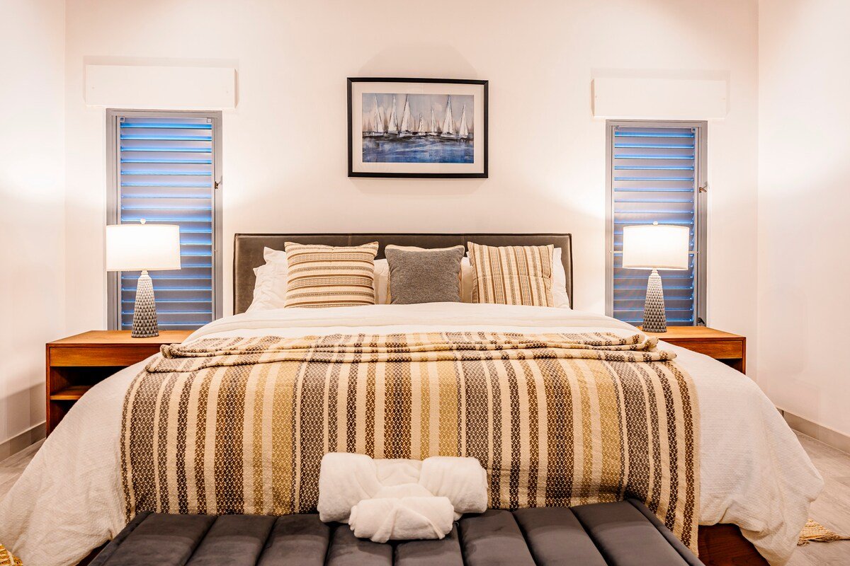 Luxury Beachfront Villa gallery image 5