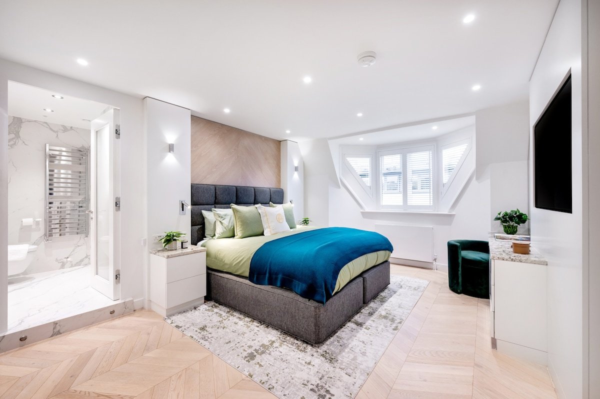 The Opera House Penthouse with Terraces gallery image 2