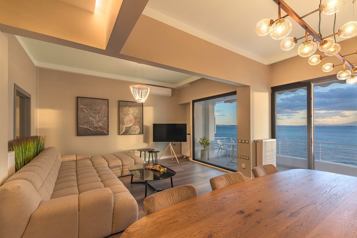 Iconic Premium seafront 3 bedrooms & 2 baths gallery image 4